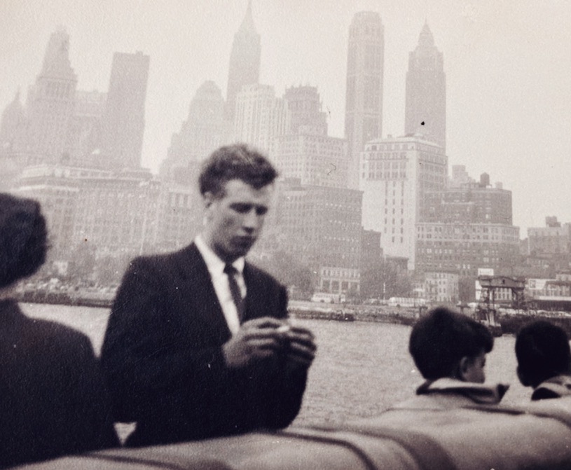 AB55B20C-D63F-4AD2-95B5-4D972F4DCAA3_1_201_a