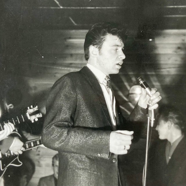 29B494C9-5C84-4E79-8BB4-85E2C164E94A